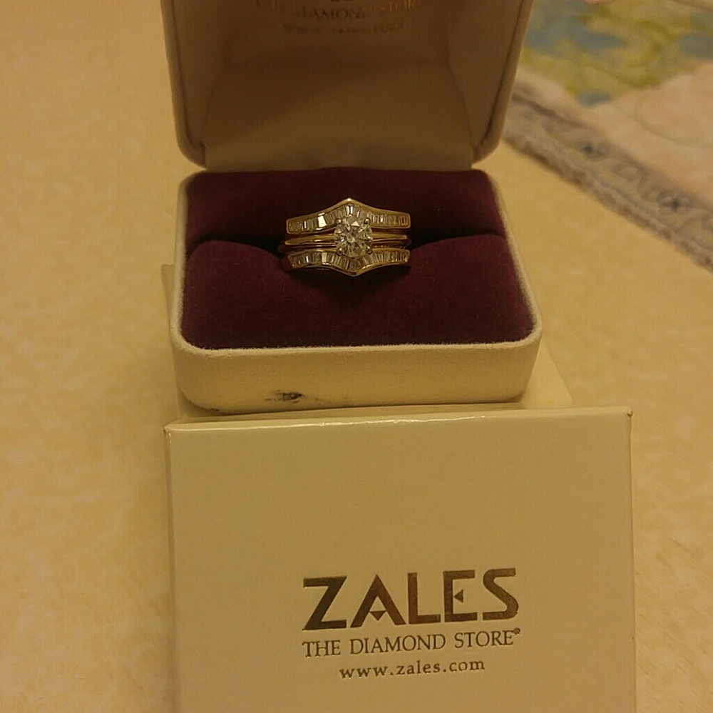 Diamond wedding ring and diamond ring guard